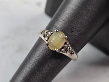 Womens Vintage Estate Sterling Silver Opal Cabochon Ring