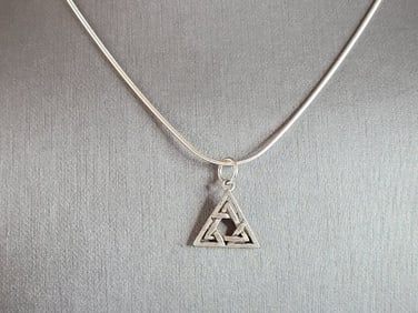 Womens Vintage Estate Sterling Silver Celtic Infinity Knot Pendant Necklace