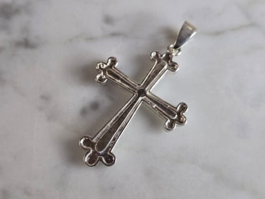 Vintage Estate Sterling Silver Religious Cross Pendant
