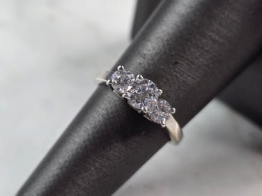 Womens Vintage Estate 14K White Gold Platinum Diamond Ring Magic Glo