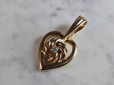 Womens Vintage Estate 14K Yellow Gold Diamond Heart Pendant