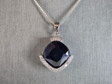 Womens Vintage Estate Sterling Silver Modernist Pendant & Necklace