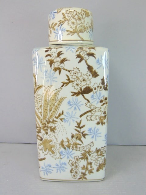 Decorative Chinese Porcelain Floral Ginger Jar (1 of 6)