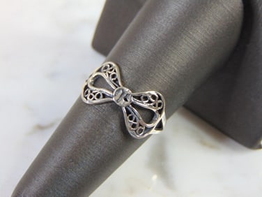 Womens Vintage Estate Sterling Silver Ribbon Ring