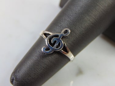 Womens Vintage Estate Sterling Silver Treble Clef Ring