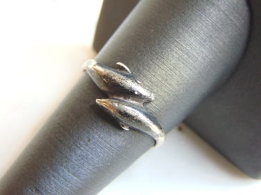 Womens Vintage Estate Sterling Silver Dolphin Ring
