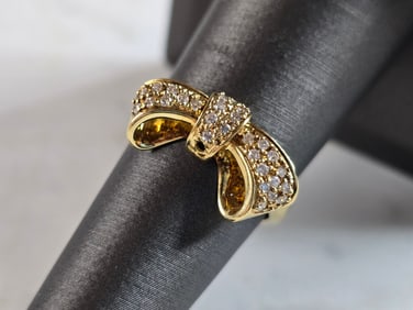 Womens Vintage Estate 18k Gold Diamond Bow Ring