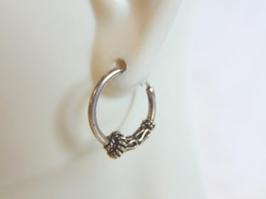 Womens Vintage Estate Sterling Silver Hoop Earrings
