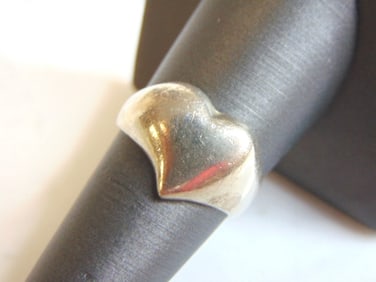 Womens Vintage Estate Sterling Silver Heart Ring