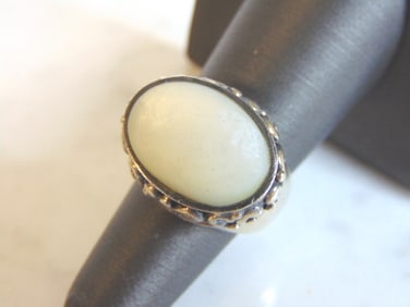 Womens Vintage Sterling Silver Mother of Pearl Ring