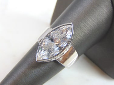 Womens Vintage Estate Sterling Silver CZ Ring