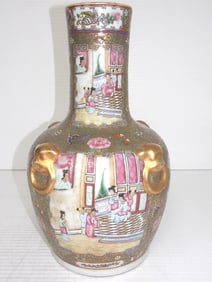 HAND PAINTED CHINESE PORCELAIN ROSE MEDALLION VASE