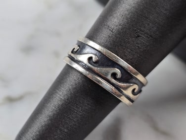 Womens Vintage Estate Sterling Silver Modernist Wave Ring