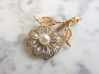 Women's Vintage Estate 14K Gold Flower Pendant