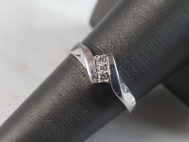 Womens Vintage Estate 10K White Gold Ring Diamond Ring
