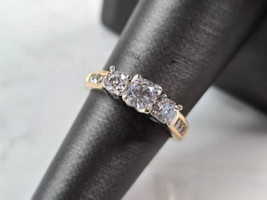 Womens Vintage Estate 14k Yellow Gold Diamond Ring