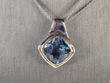 Womens Vintage Estate Sterling Silver Topaz Pendant Necklace