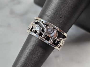 Womens Vintage Estate Sterling Silver Elephant Band Ring