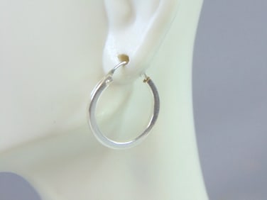 Womens Vintage Estate Sterling Silver Hoop Earrings