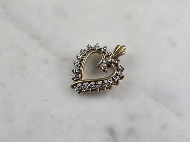 Womens Vintage Estate 10K Yellow Gold Heart Pendant