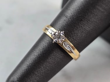 Womens Vintage Estate 14K Yellow Gold Diamond Ring