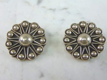 Womens Vintage Sterling Silver Flower Clip On Earrings