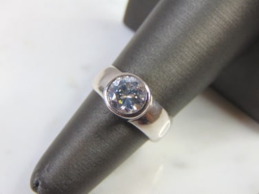 Womens Vintage Estate Sterling Silver CZ Ring