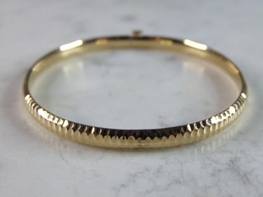 Womens Vintage Estate 14K Yellow Gold Bangle Bracelet