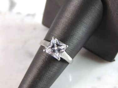 Womens Vintage Estate Sterling Silver CZ Ring