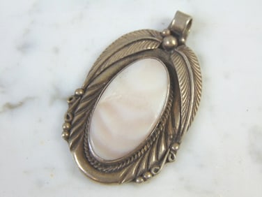Womens Vintage Sterling Silver Mother of Pearl Pendant