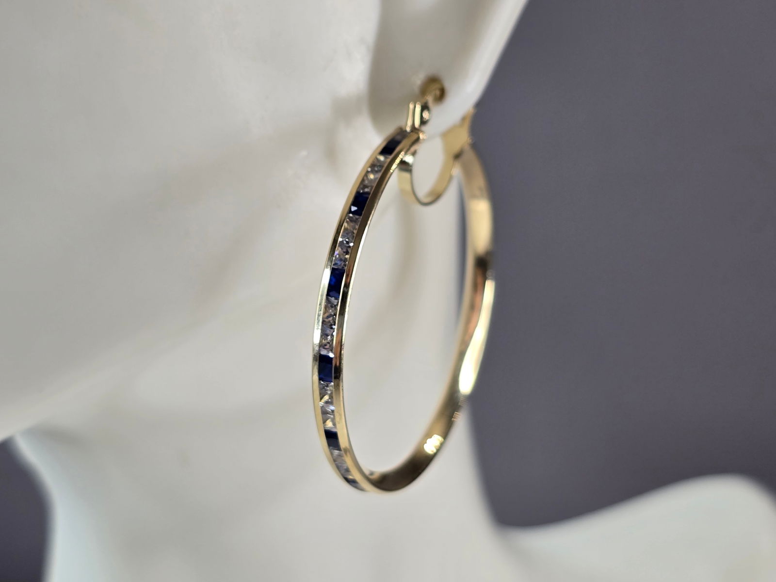 Womens 14K Yellow Gold Spinel & CZ Hoop Earrings: A LOVELY PAIR OF WOMENS 14K YELLOW GOLD SPINEL & CZ HOOP EARRINGS. THE EARRINGS WEIGH 4.5g, AND MEASURE 1 1/2" LONG BY 1 3/8" WIDE. NOT SURE IF STONES ARE NATURAL OR MAN MADE. ANY QUESTIONS, PLEASE DO