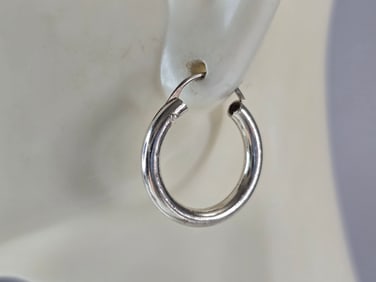 Womens Vintage Estate Sterling Silver Hoop Earrings