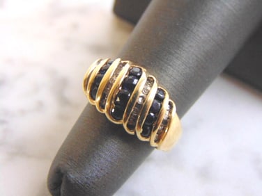 Womens Vintage 14k Yellow Gold Sapphire & Diamond Ring