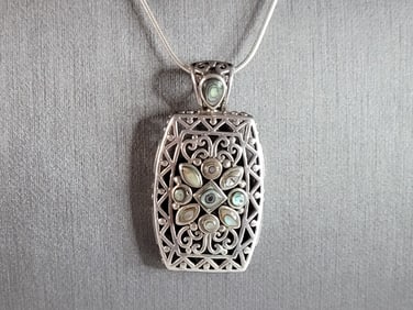 Womens Vintage Estate Sterling Silver Abalone Pendant W/ Necklace