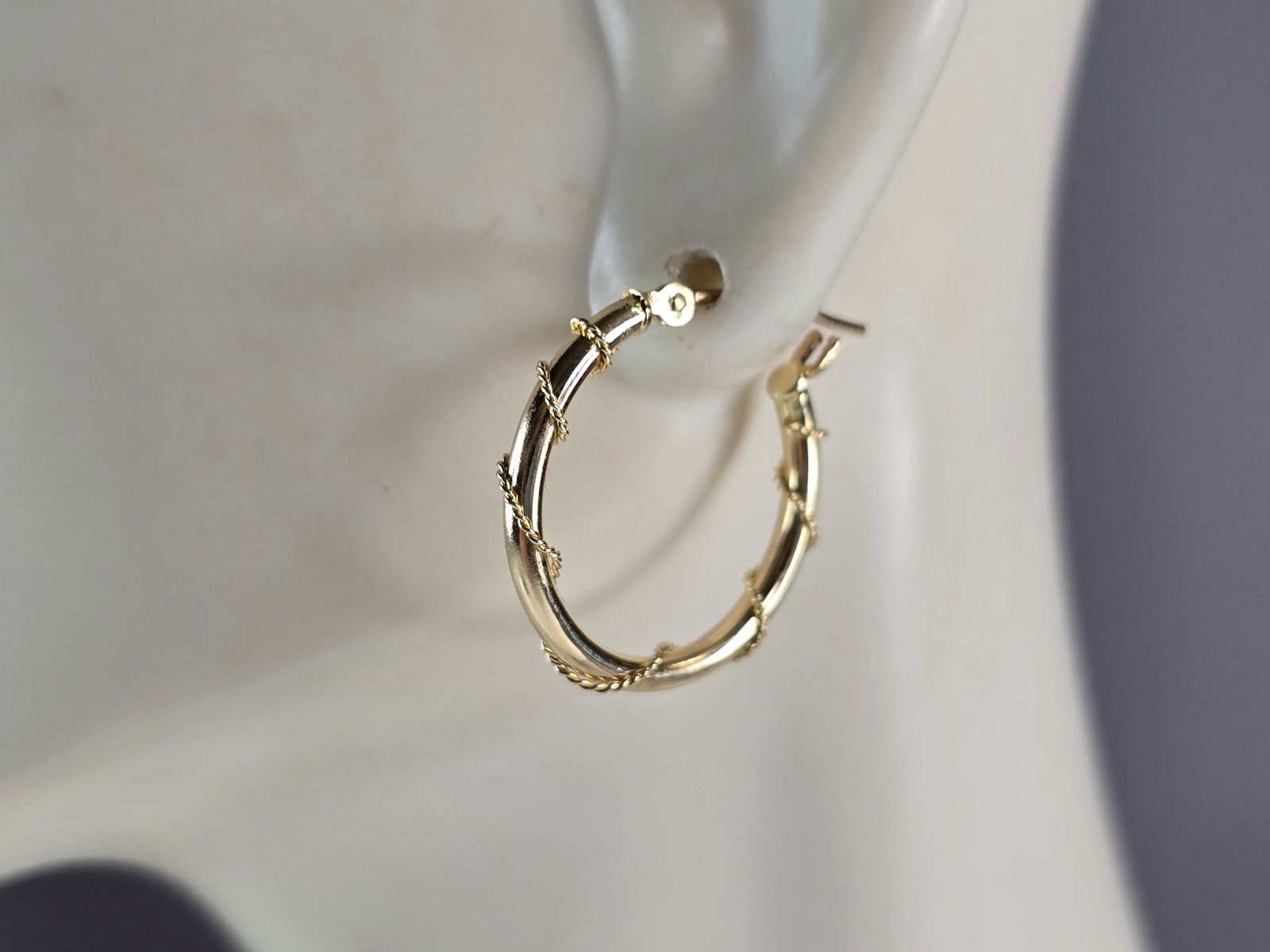 Pr Womens Vintage Estate 14K Gold Michael Anthony Hoop Earrings (1 of 3)