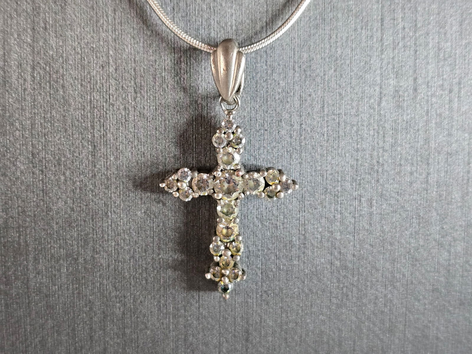 Womens Vintage Estate Sterling Silver Religious Cross Necklace (1 of 4)