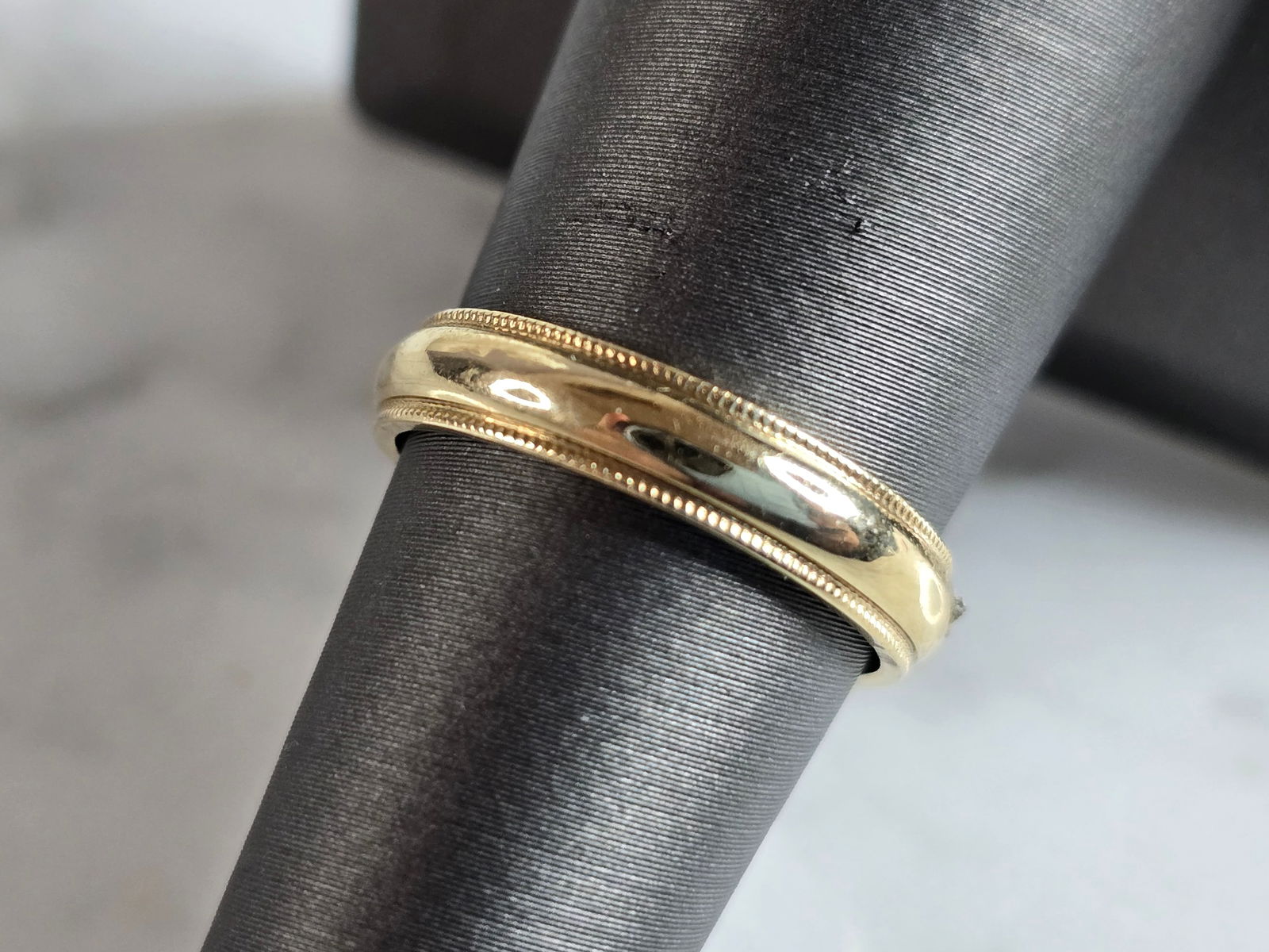 Womens Vintage Estate 10K Yellow Gold Band Wedding Ring (1 of 3)