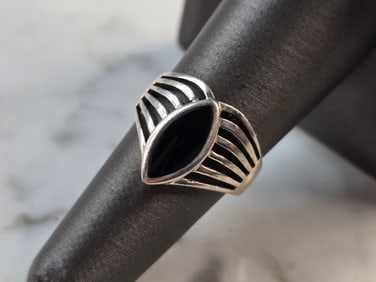 Womens Vintage Estate Sterling Silver Modernist Onyx Ring