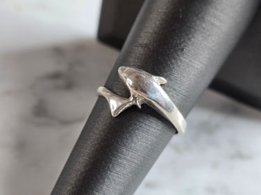 Womens Vintage Estate Sterling Silver Dolphin Ring