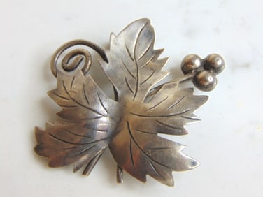 Womens Vintage Estate Sterling Silver Maple Leaf Brooch