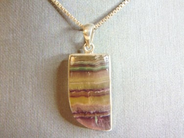 Womens Vintage Estate Agate Pendant W/ Necklace