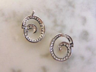 Womens  Vintage Estate Sterling Silver Earrings
