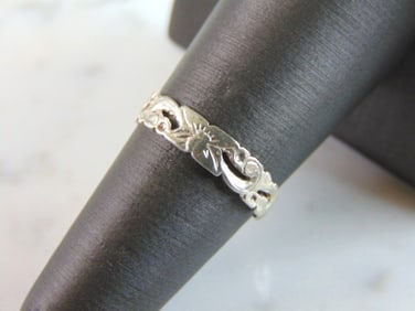Womens Vintage Estate Sterling Silver Floral Ring