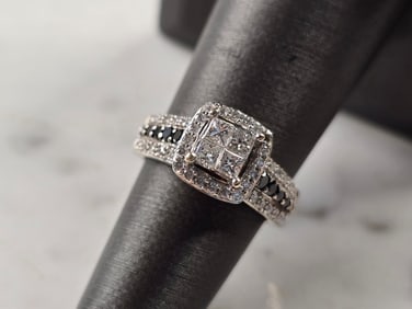 Womens Vintage Estate 14K White Gold Black Diamond Ring