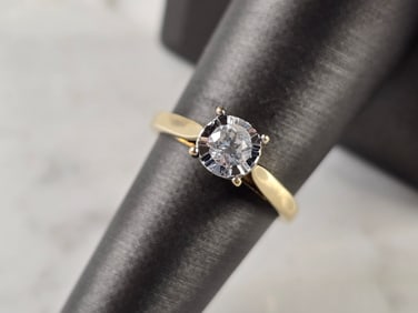 Womens Vintage Estate 10K Yellow Gold Diamond Ring