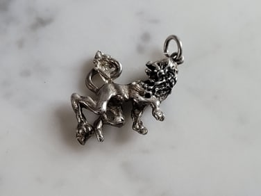 Womens Vintage Estate Sterling Silver Standing Lion Charm