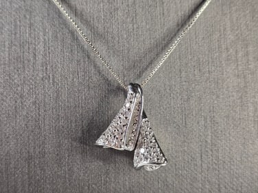 Womens Vintage Estate Sterling Silver CZ Stone Pendant W/ Necklace