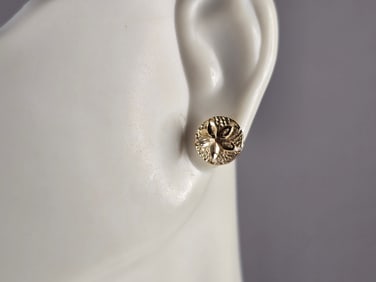 Womens Vintage Estate 14K Yellow Gold Stud Sand Dollar Earrings