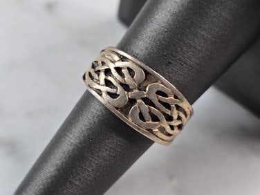 Womens Vintage Estate Sterling Silver Celtic Eternity Knot Ring