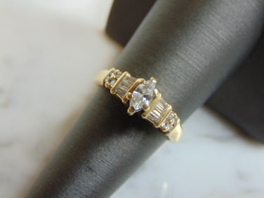 Womens Vintage Estate 14k Gold Diamond Ring